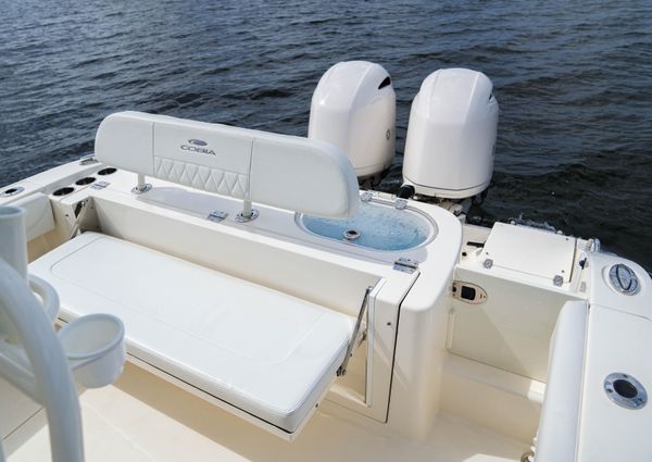 Cobia 262 Center Console image