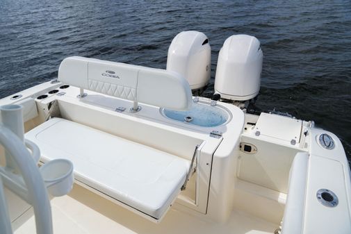 Cobia 262 Center Console image