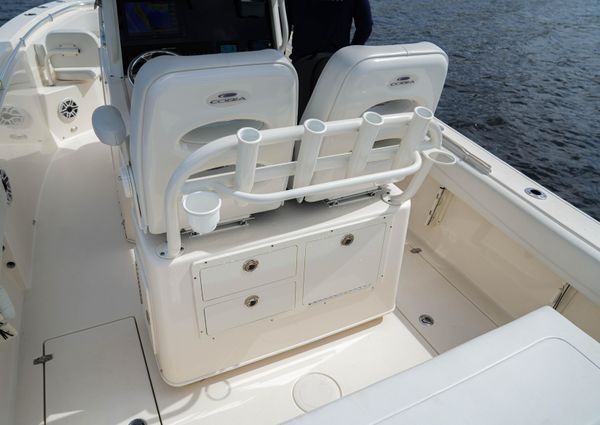 Cobia 262 Center Console image