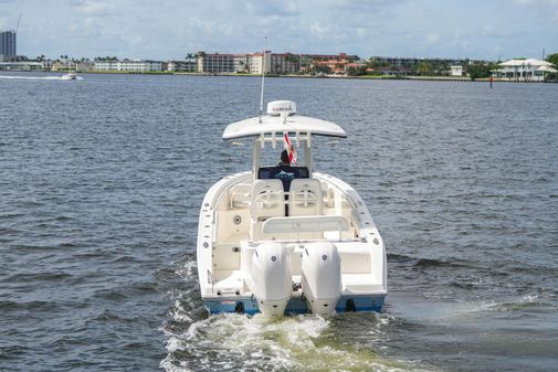 Cobia 262 Center Console image