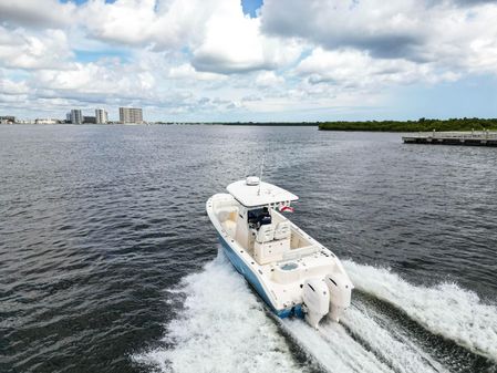 Cobia 262 Center Console image