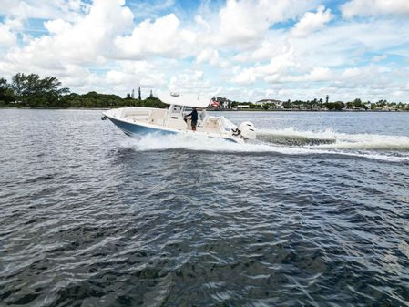 Cobia 262 Center Console image