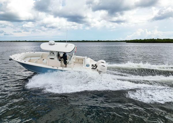 Cobia 262 Center Console image