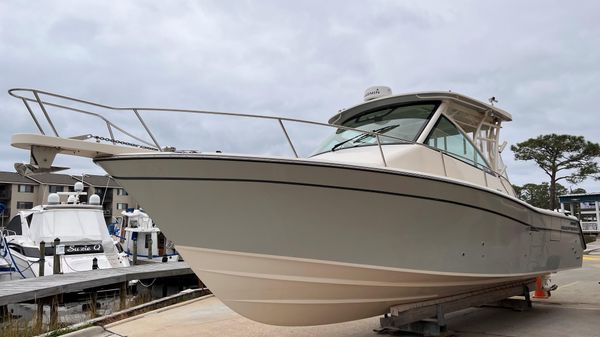 Grady-White 330 Express