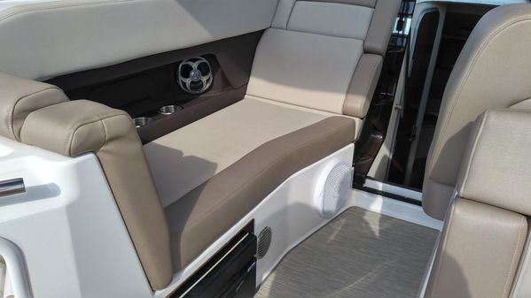 Regal 28 Express image
