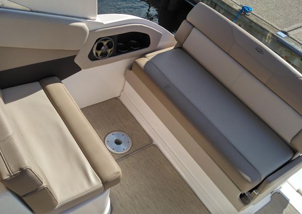 Regal 28 Express image