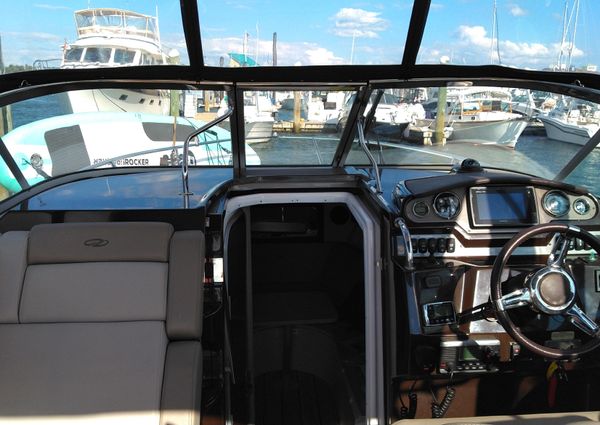 Regal 28 Express image