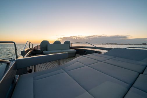 Pershing 8X image