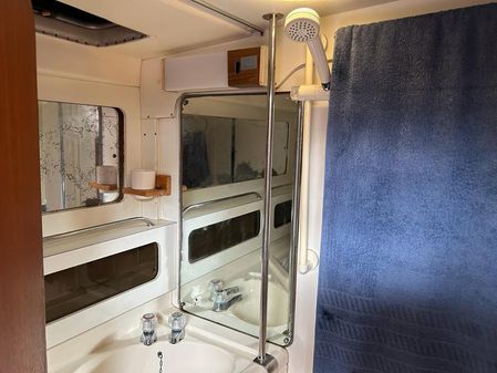 Moody Eclipse 43 Deck Saloon image