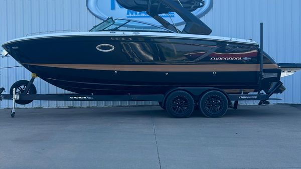 Chaparral 28 Surf