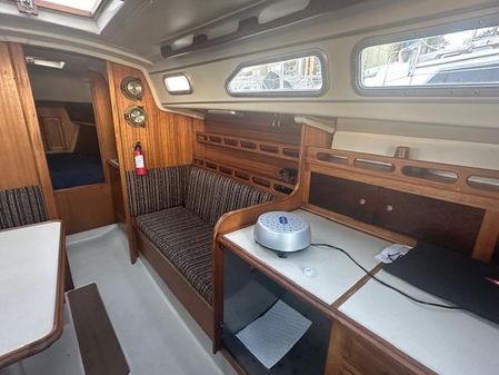 Ericson Yachts 32-2 image