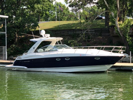 Monterey 400 Sport Yacht - main image