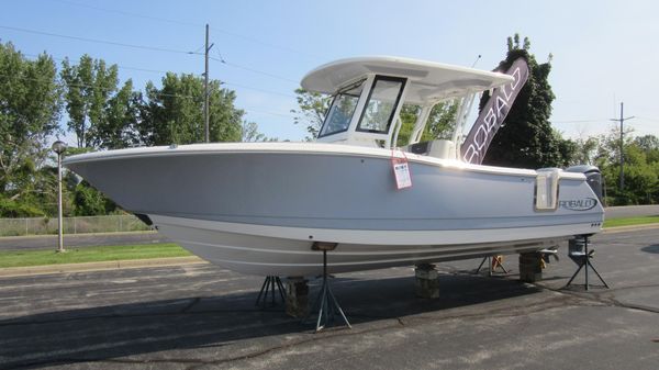 Robalo R270 