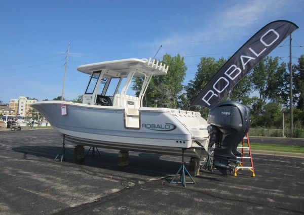 Robalo R270 image