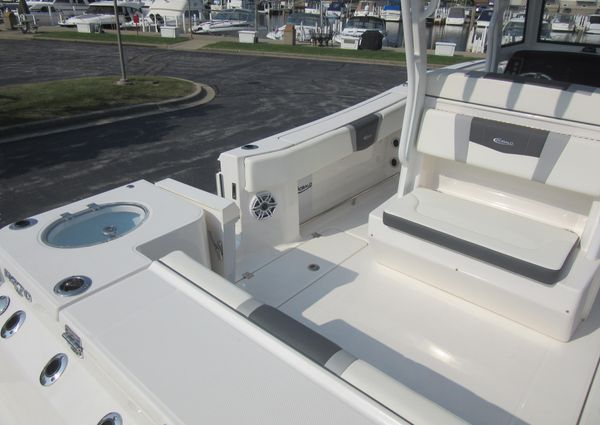 Robalo R270 image