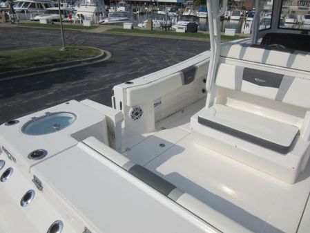 Robalo R270 image