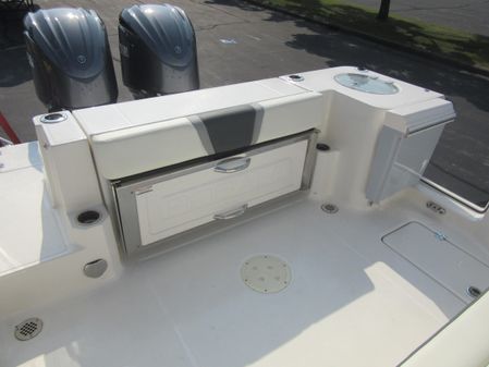 Robalo R270 image