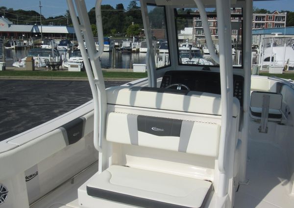 Robalo R270 image