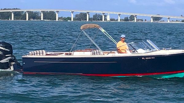 Vanquish 26 Runabout