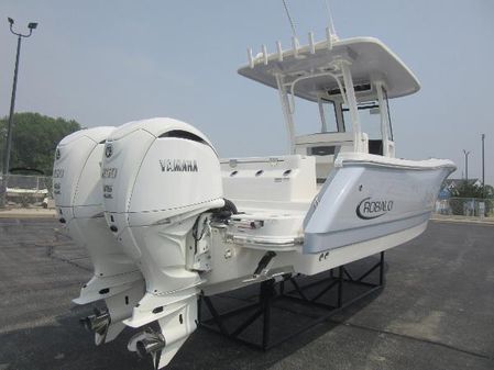 Robalo R270 image