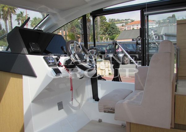 Sealine C335V image