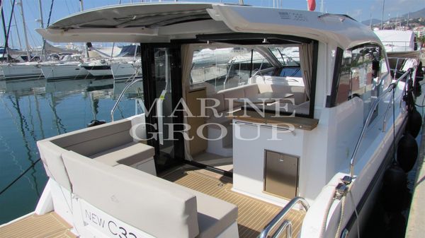 Sealine C335V image