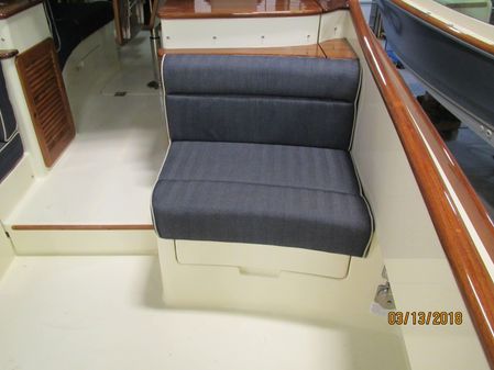 Hinckley Picnic Boat MKIII image