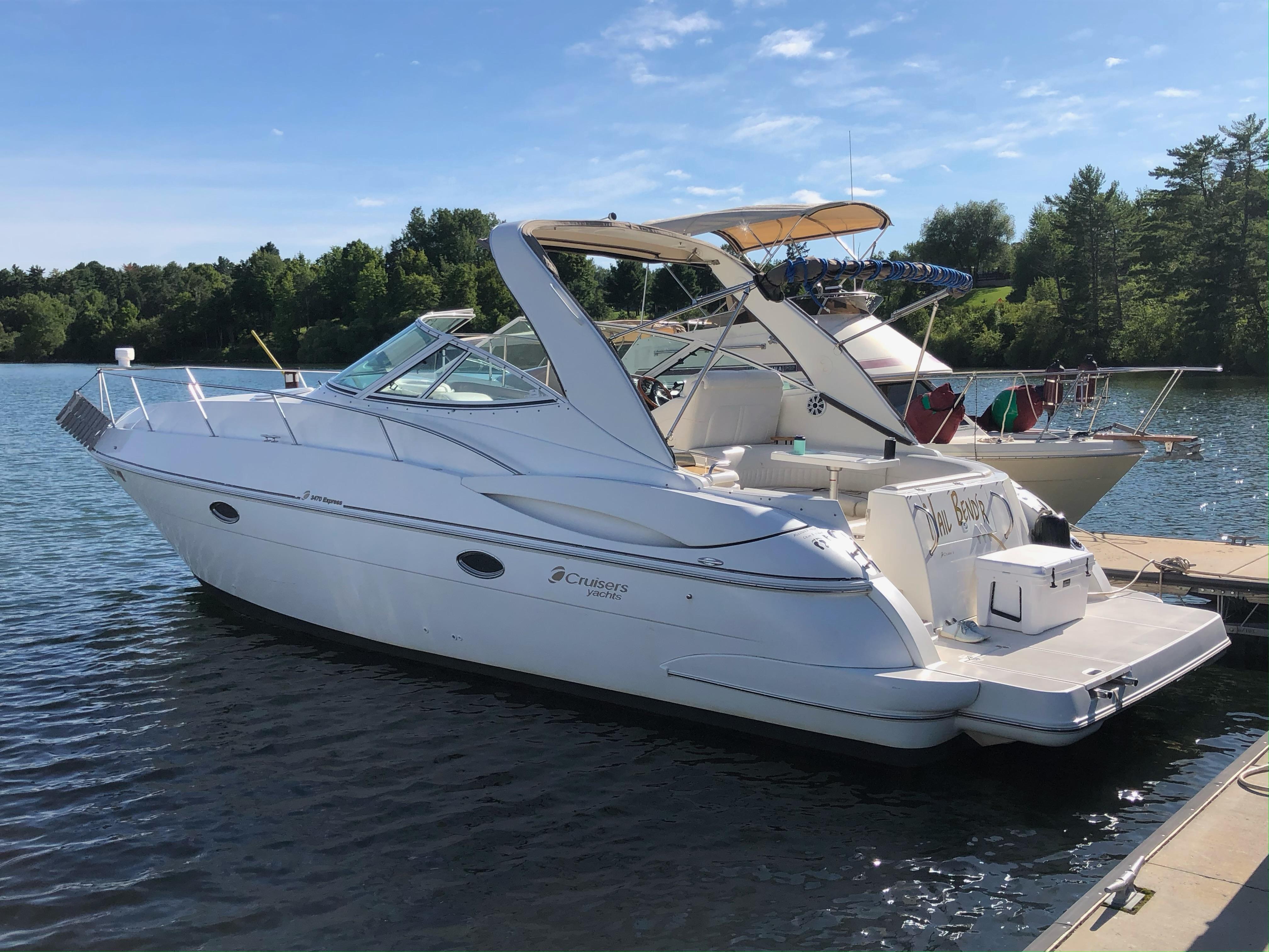洋楽 Maltese  Who Is Cruising The Cruiser 4370 Express; 440 Express | HMY Yachts
