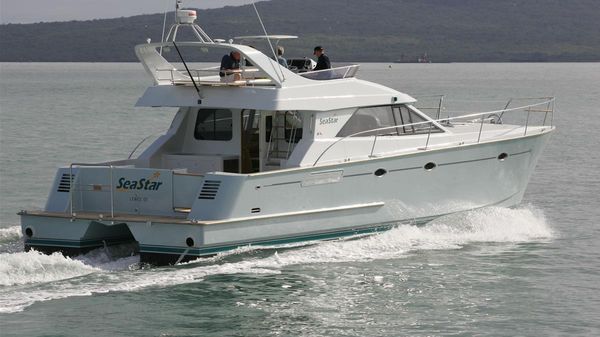 Roger Hill 48 Power Cat