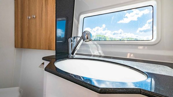 Odysseya Yachts PLATINUM 40 FLY image