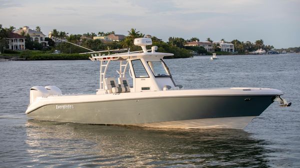 Everglades 325 CC
