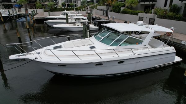Tiara Yachts 3500 Express 