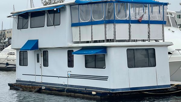 Marina Boats Float Home