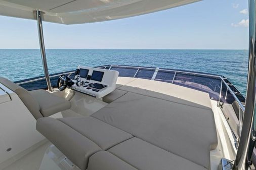 Prestige 590 flybridge image