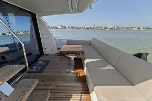 Prestige 590 flybridge image