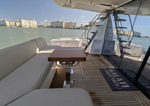 Prestige 590 flybridge image