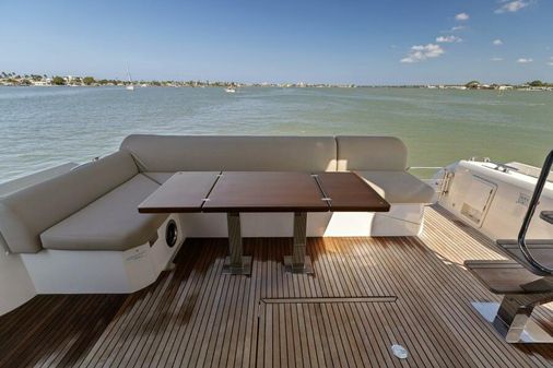 Prestige 590 flybridge image