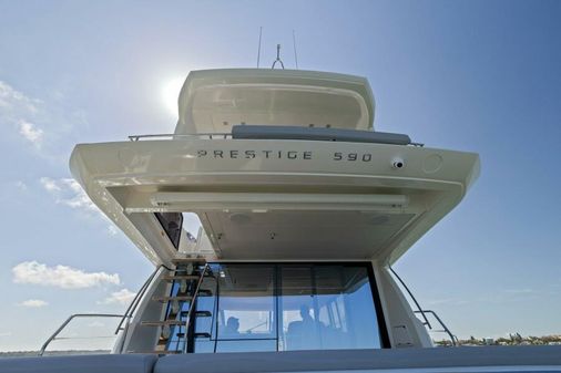 Prestige 590 flybridge image