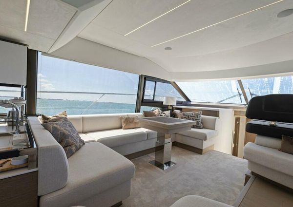 Prestige 590 flybridge image