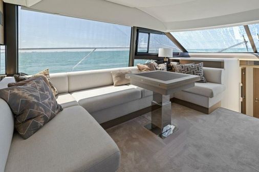 Prestige 590 flybridge image