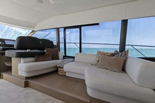 Prestige 590 flybridge image