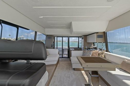 Prestige 590 flybridge image