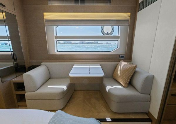 Prestige 590 flybridge image