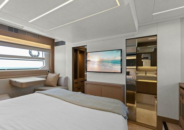 Prestige 590 flybridge image