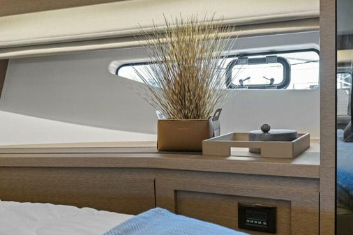 Prestige 590 flybridge image