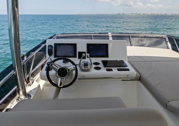 Prestige 590 flybridge image