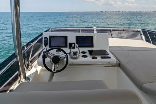 Prestige 590 flybridge image