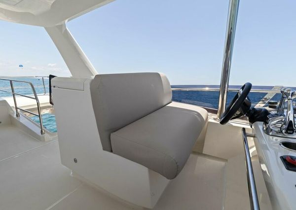 Prestige 590 flybridge image