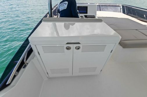 Prestige 590 flybridge image