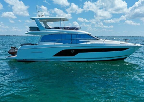 Prestige 590 flybridge image